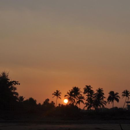 Tutti Garden Bungalows Hotel Mormugao Eksteriør billede